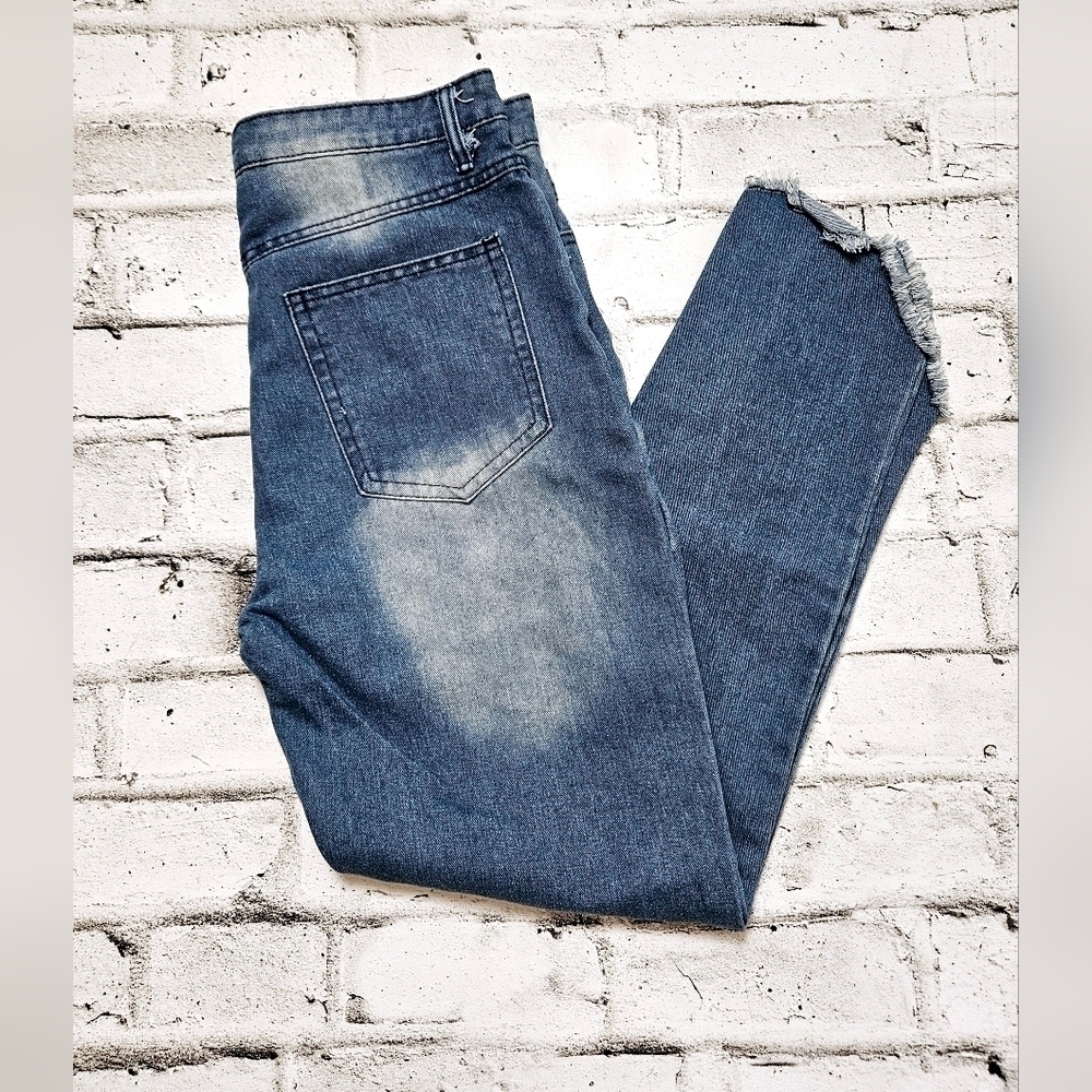 Misslook High-Waist Distressed Raw Hem Jeans M | Blue Denim